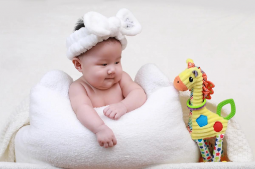 泰安宝宝几个月翻身